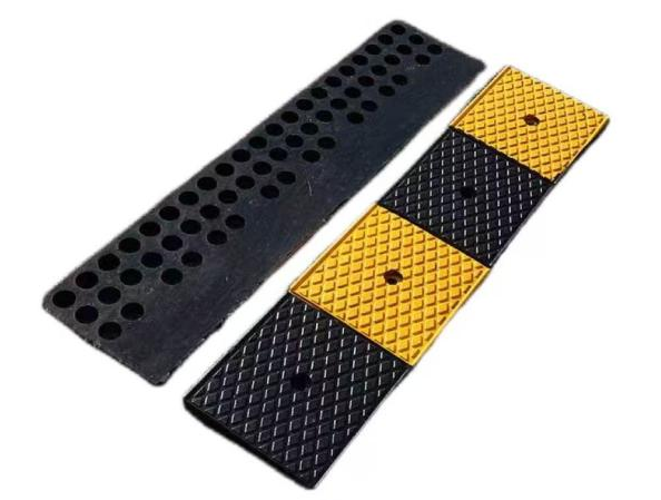 100x15x3cm Black Yellow Block Pattern Curb Ramp - Product View
