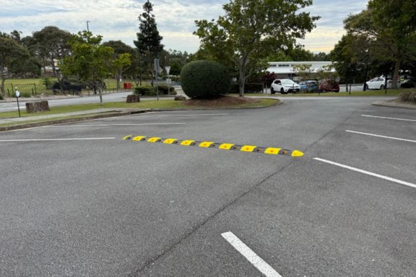 Outdoor Parking Lots Speed Bump