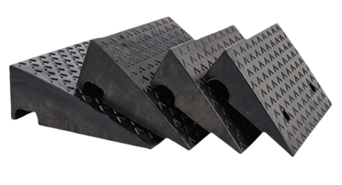 50x32x11cm All Black Rubber Curb Ramp - Product View

