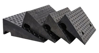 50x32x11cm All Black Rubber Curb Ramp - Product View
